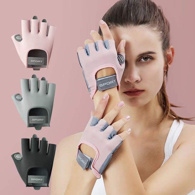 Half-Finger Fitness Gloves with Reflective Details