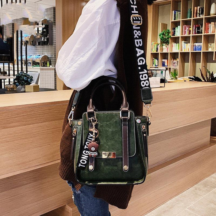 Fashion wide shoulder strap shoulder bag - Trendha