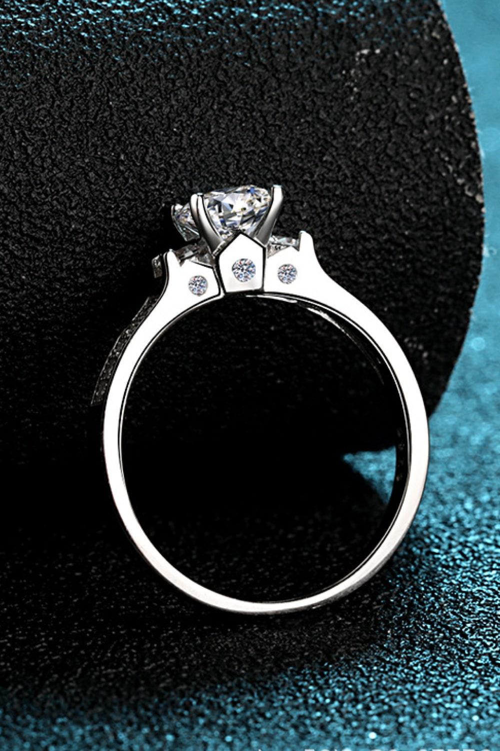 Lucky Charm Moissanite Rhodium-Plated Ring - Trendha