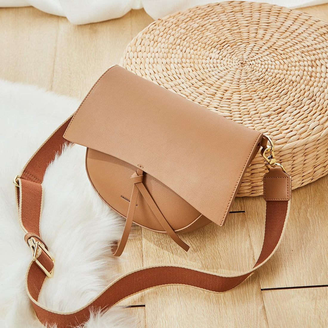 Retro Saddle Crossbody Bag for Women - Elegant and Practical Accessory for Every Occasion
