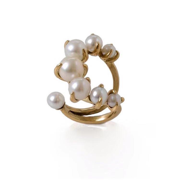 Gradient Crescent Pearl Ring - Trendha