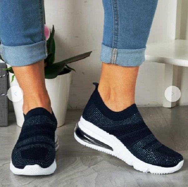 Hot Rhinestone Sports Breathable Mesh Soft Bottom Lightweight Running Shoes - Trendha