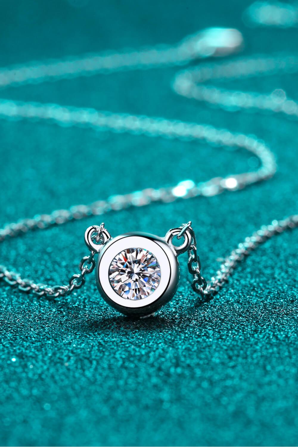 Moissanite Round Pendant Chain Necklace - Trendha