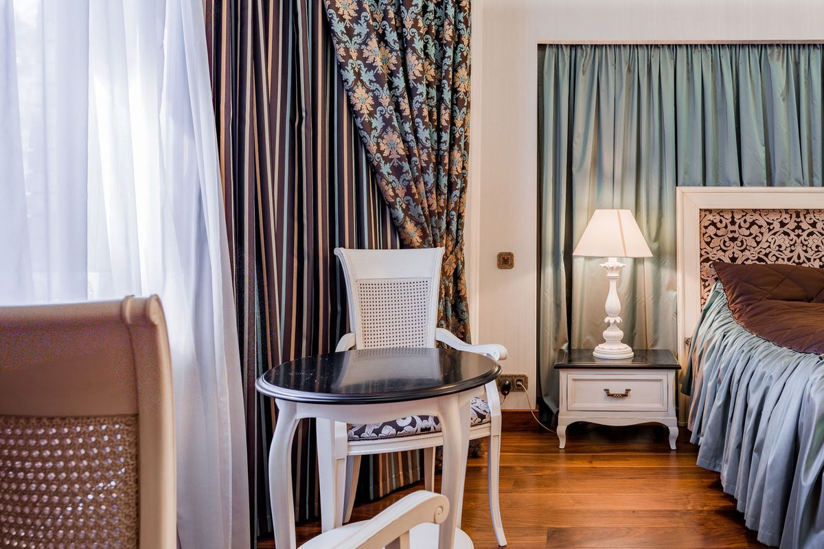 Thermal Curtains vs Blackout Curtains: What Actually Changes Your Room?