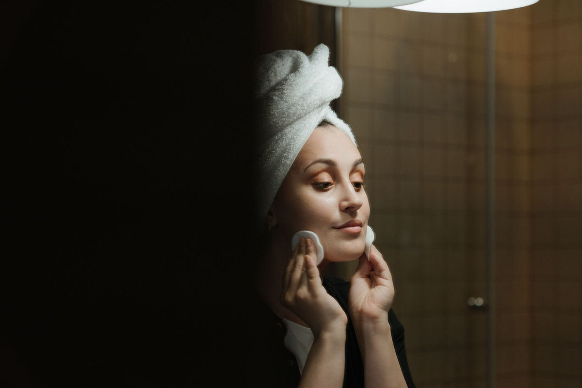 Makeup Sponge Moisture Levels Explained: How Wet Should a Beauty Sponge Be?