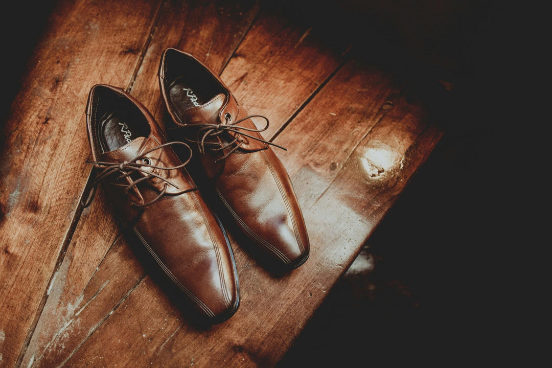 Classic Sophistication: Exploring the Significance of Men's British Style Formal Lace Shoes"