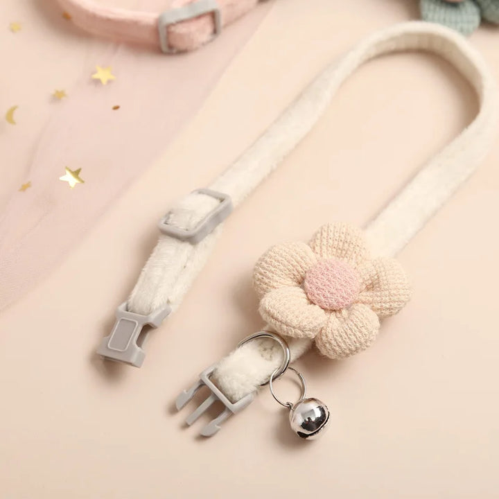 Adjustable Cat Collar with Cute Flower and Bell