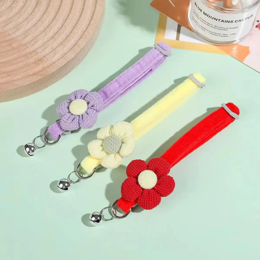 Adjustable Cat Collar with Cute Flower and Bell