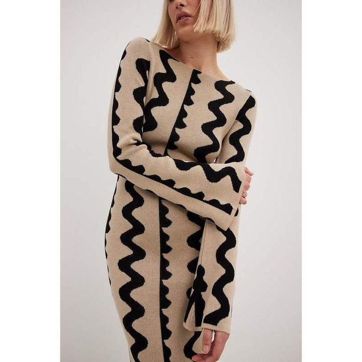 Elegant Striped Knit O-Neck Midi Dress