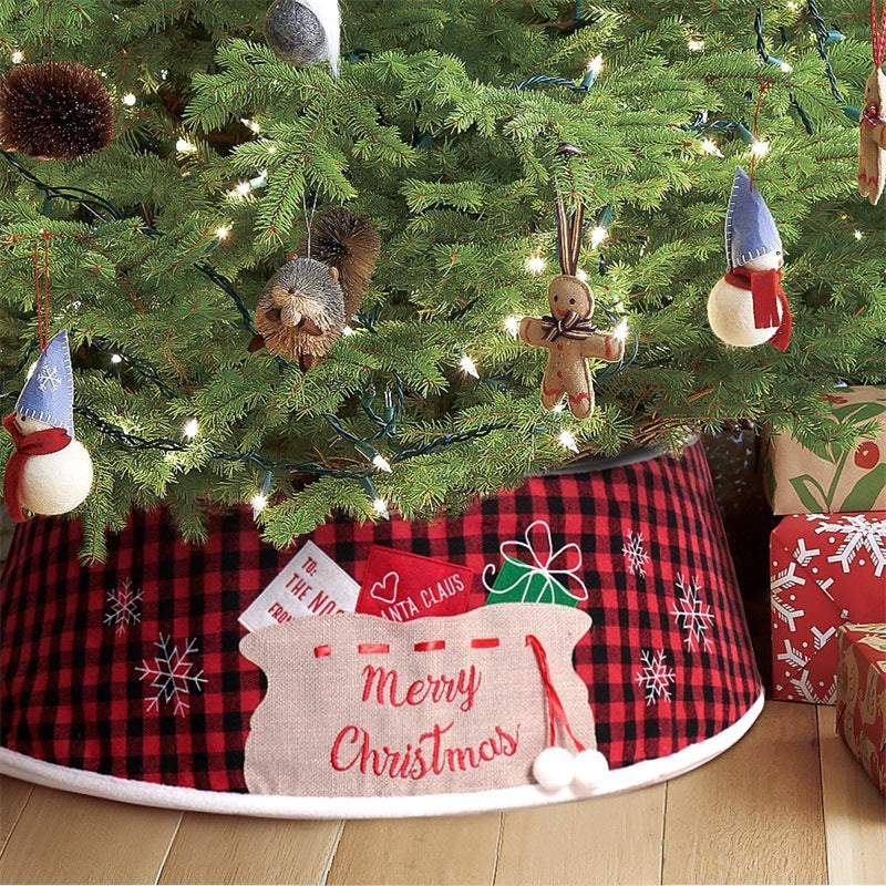 Black-and-Red Plaid Christmas Tree Collar