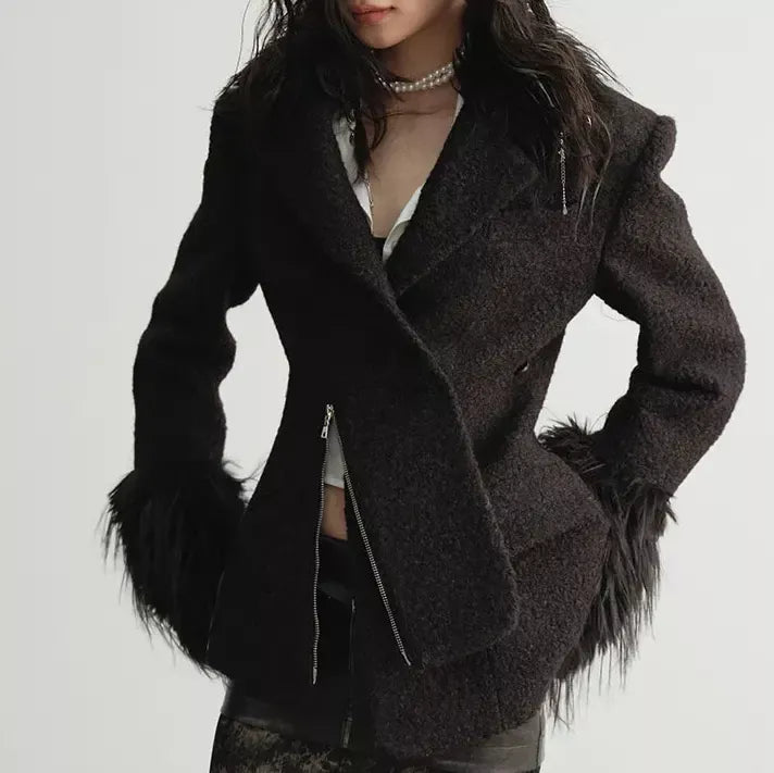 Blend Coat with Faux Fur and Elegant Lapel