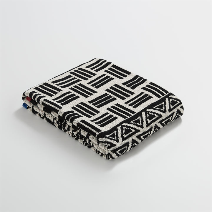 Elegant Geometric Pattern Cotton Blanket with Stripe Edge