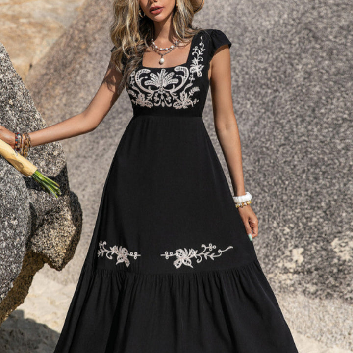 Bohemian Autumn And Winter New Black Embroidery Sleeveless Square Collar Dress