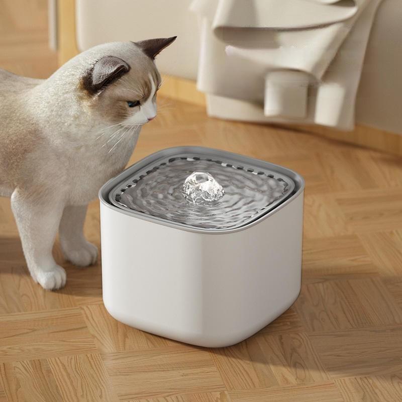 Electric Cat Water Fountain - 3L Large Capacity with USB Charging and Auto Filtration