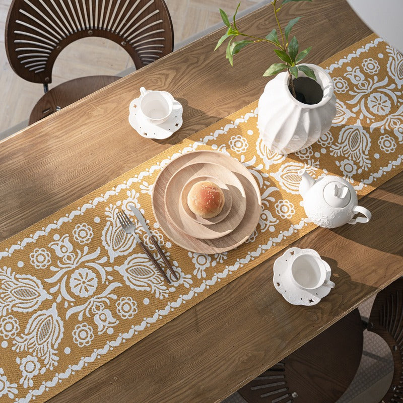 Jacquard Contrasting Color Table Runner