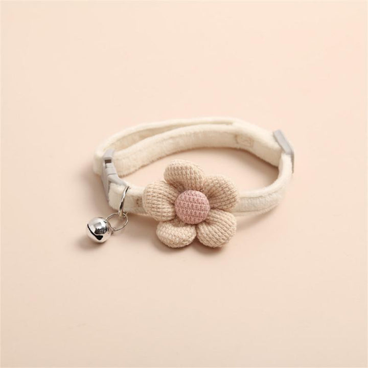 Adjustable Cat Collar with Cute Flower and Bell