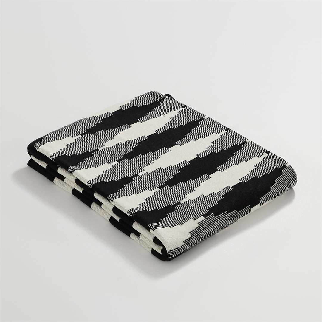 Elegant Pixel Style Plaid Cotton Throw Blanket