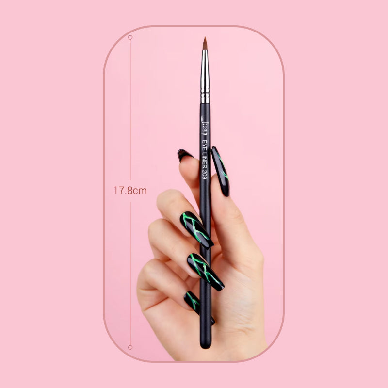 Fine-Tipped Eyeliner Brush for Liquid & Cream Liners