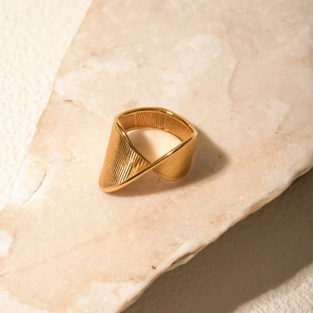 Minimalist 18K Gold Plated Stainless Steel Torsion Ring