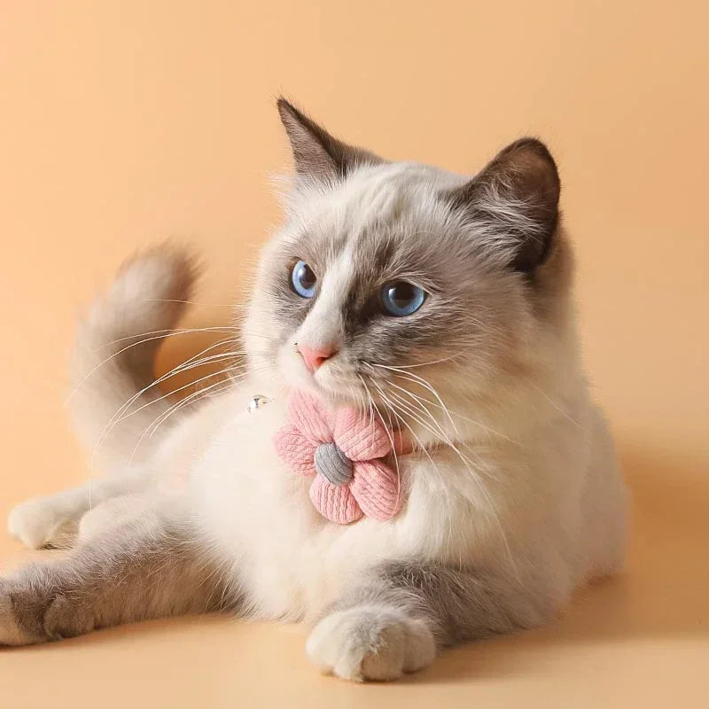 Adjustable Cat Collar with Cute Flower and Bell