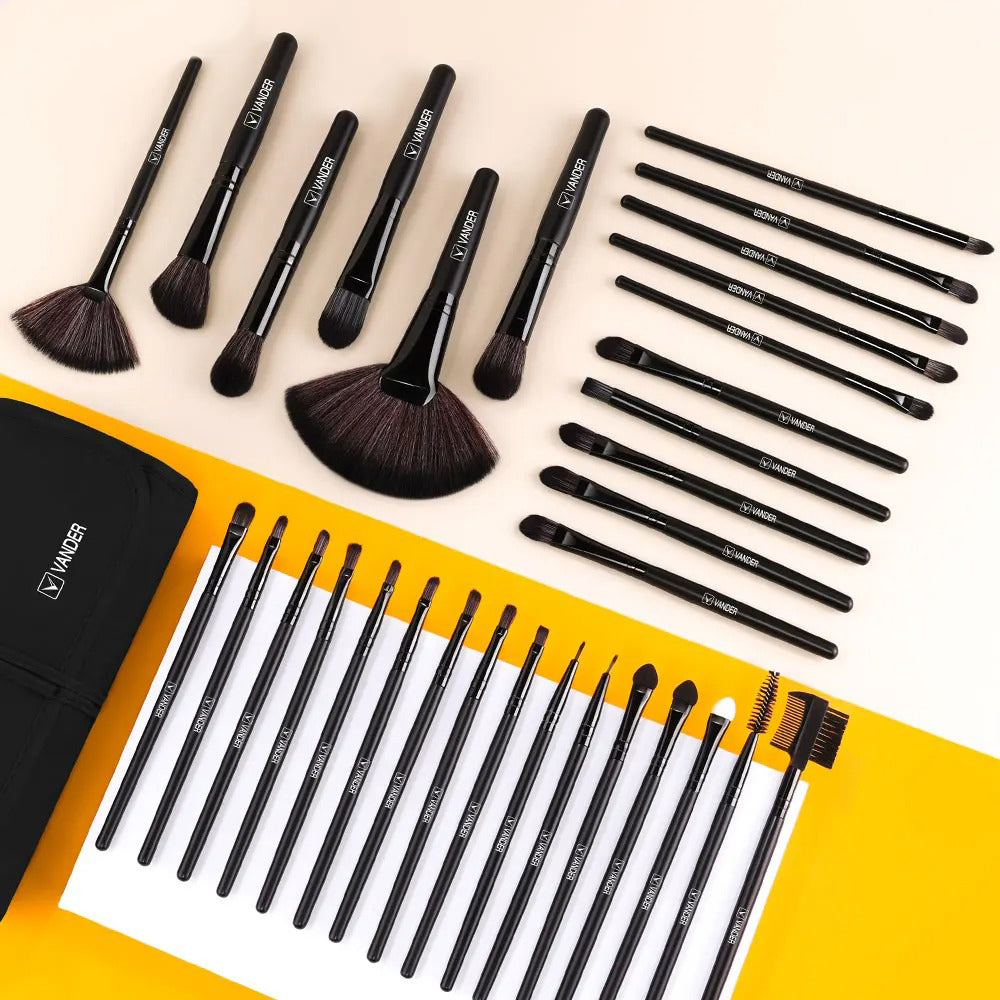 Professional 32-Piece Makeup Brush Set for Foundation, Blush, Eyeshadow & More with Case