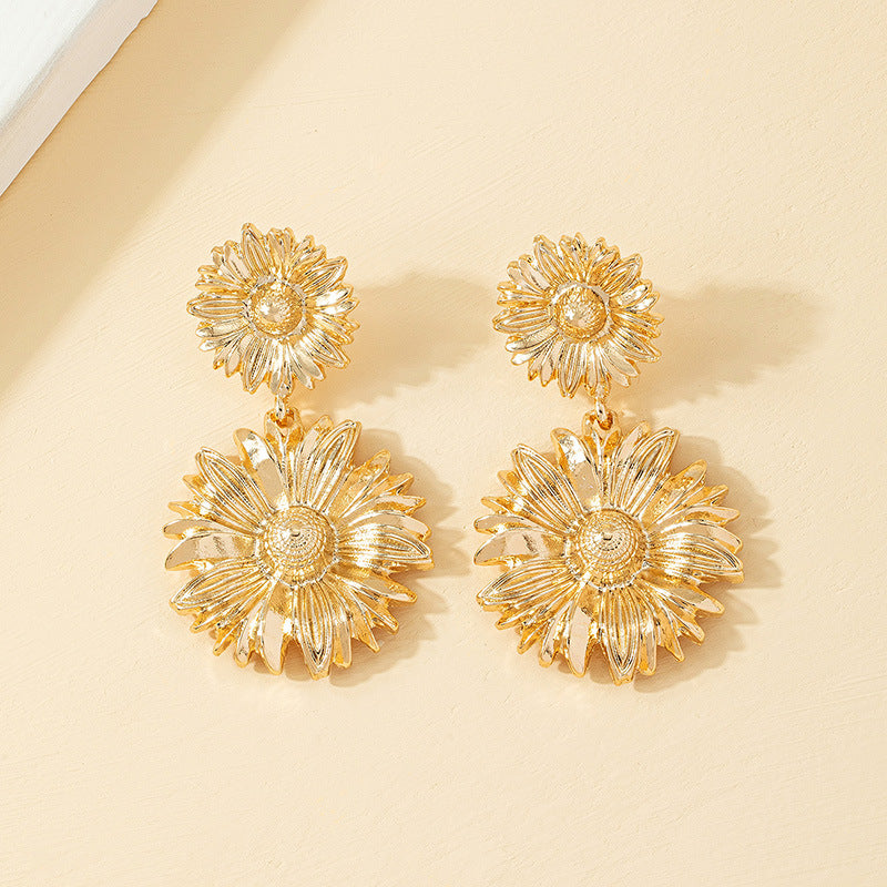 Golden Chrysanthemum Flower Drop Earrings for Women – Elegant Party Dangle Jewelry
