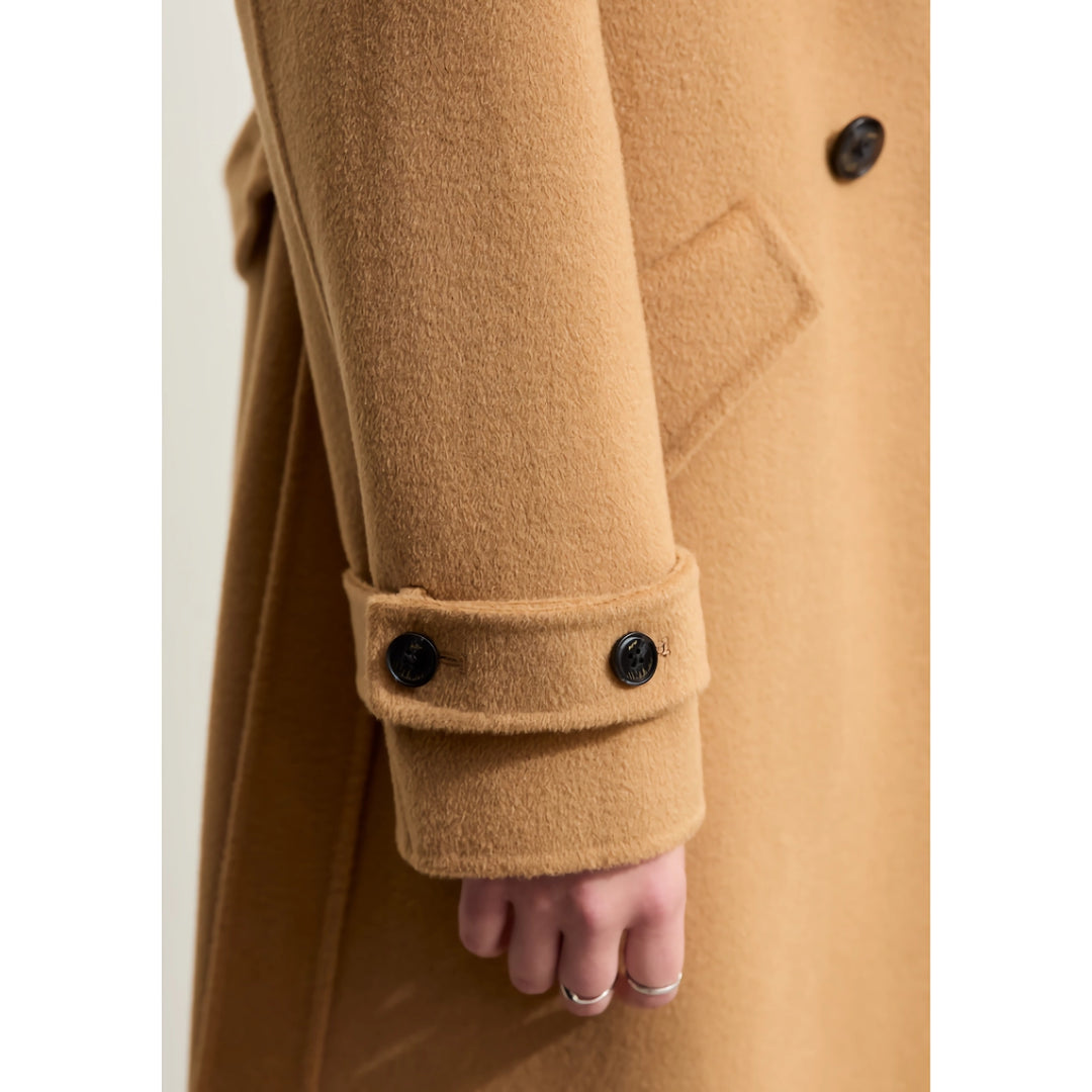 Minimalist Women’s Wool Coat with Contrast Stitching