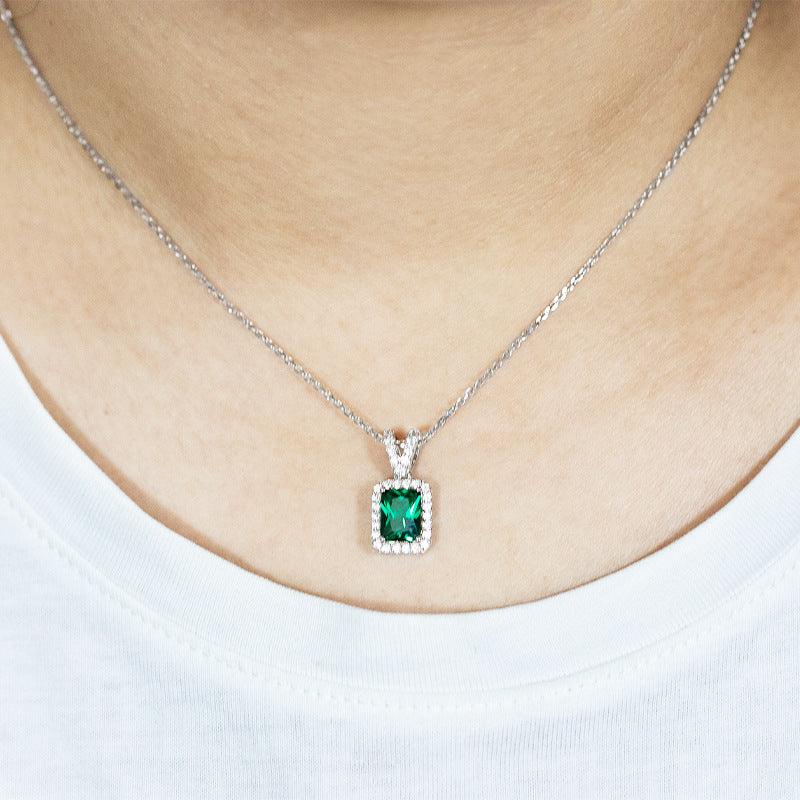 Emerald Clavicle Necklace For Women - Trendha