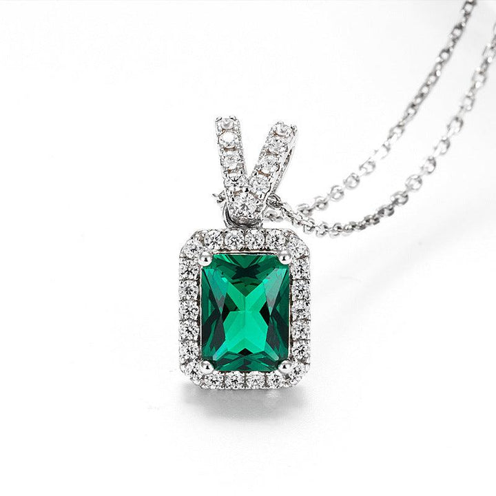 Emerald Clavicle Necklace For Women - Trendha