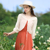 Color: Light apricot