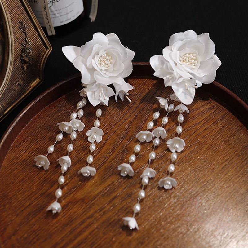 French Satin Three-dimensional Camellia Beaded Lily Of The Valley Bud Ear Clip - Trendha