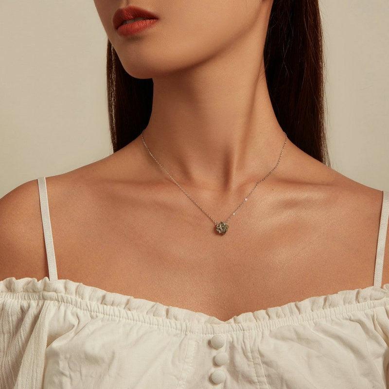 Platinum-plated Simple Green Elegant Pendant Necklace - Trendha