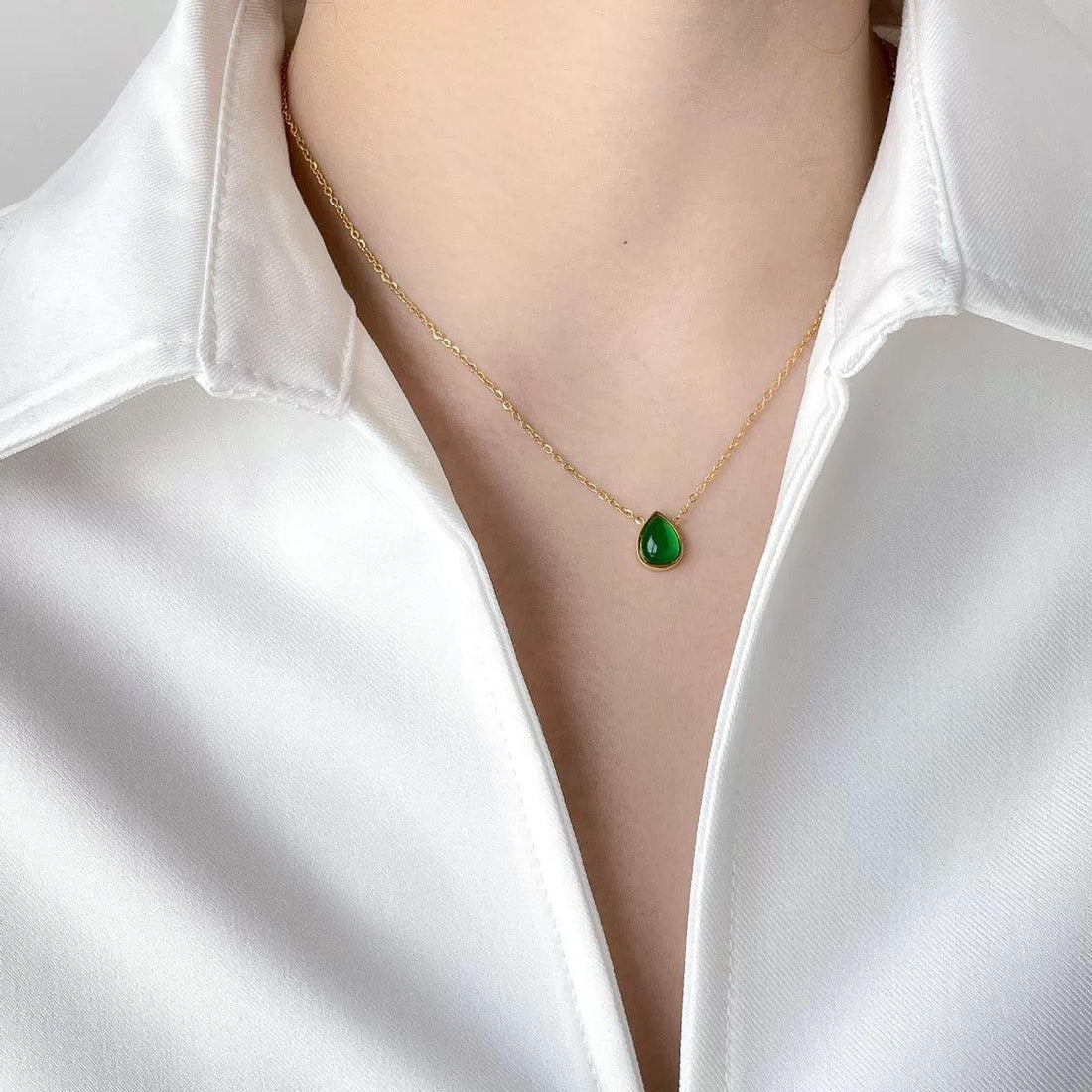 Green Teardrop Pendant Necklace