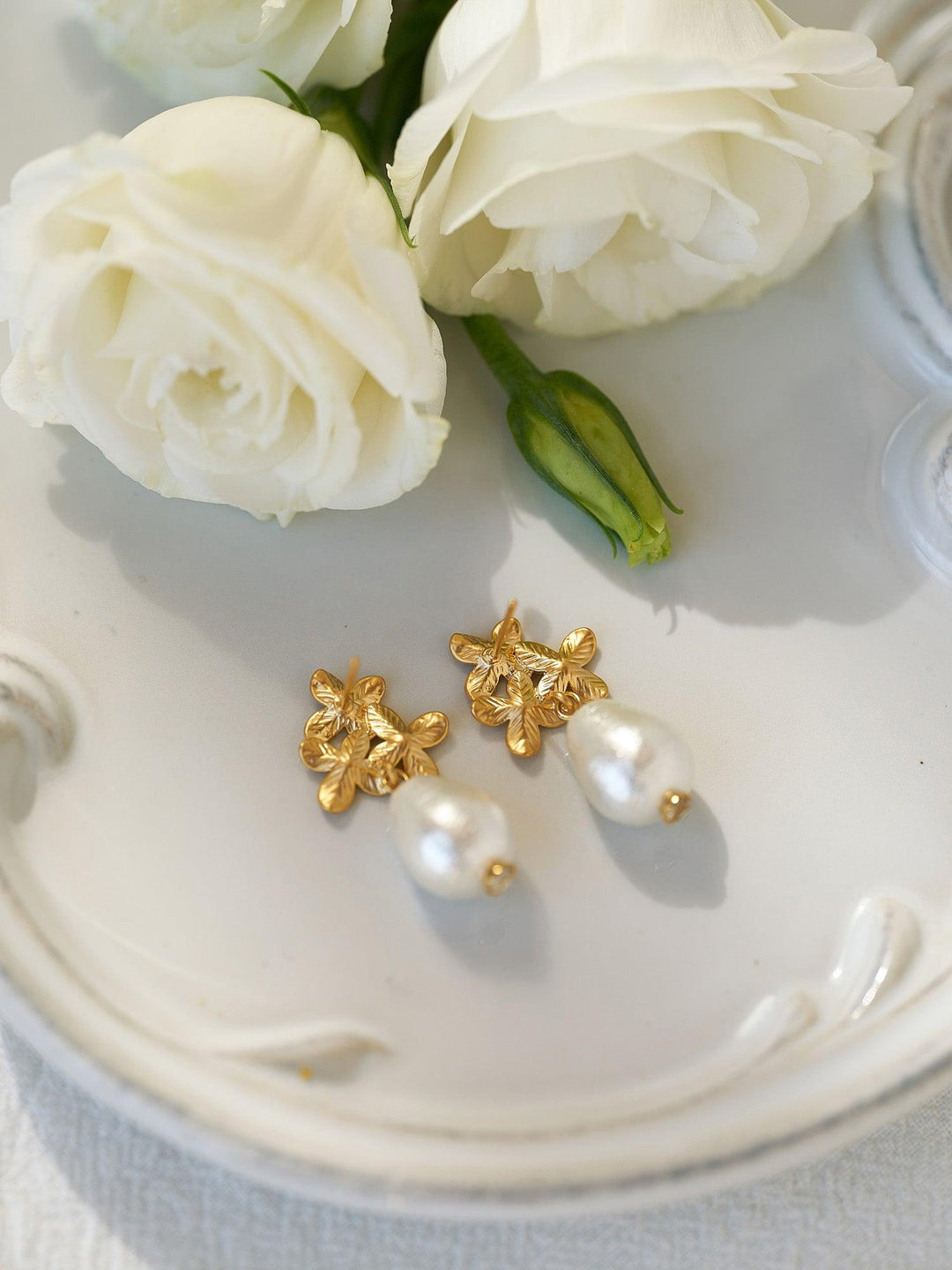 Women's Three Small Flower Earrings - Trendha