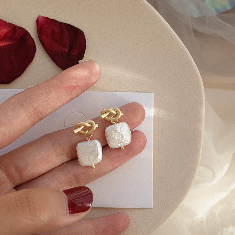 Natural pearl earrings - Trendha