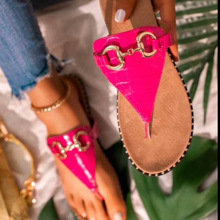 Comfortable Flip Flops Women's Sandals With Metal Buckle Flat Sandals Beach Shoes