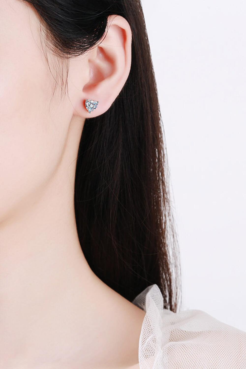 2 Carat Moissanite Heart-Shaped Stud Earrings - Trendha