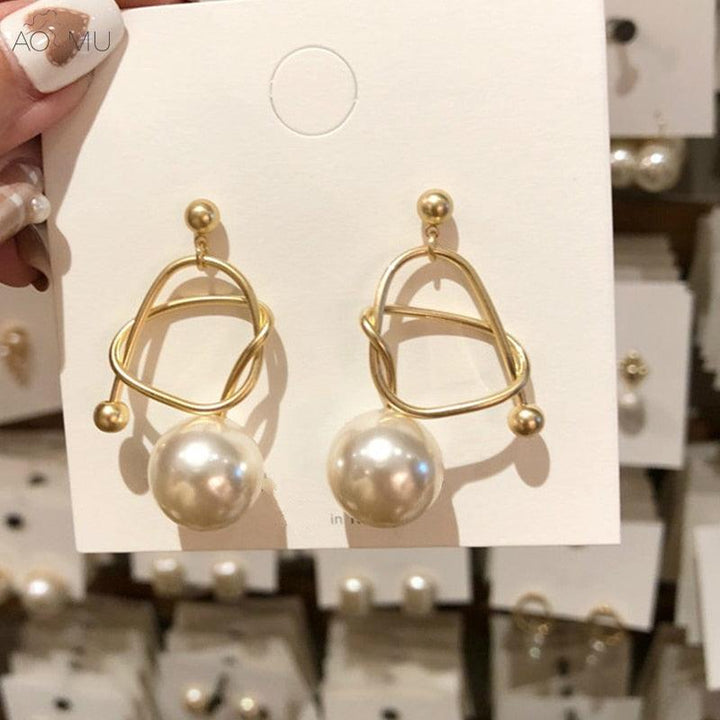 Metal winding personalized pearl earrings - Trendha