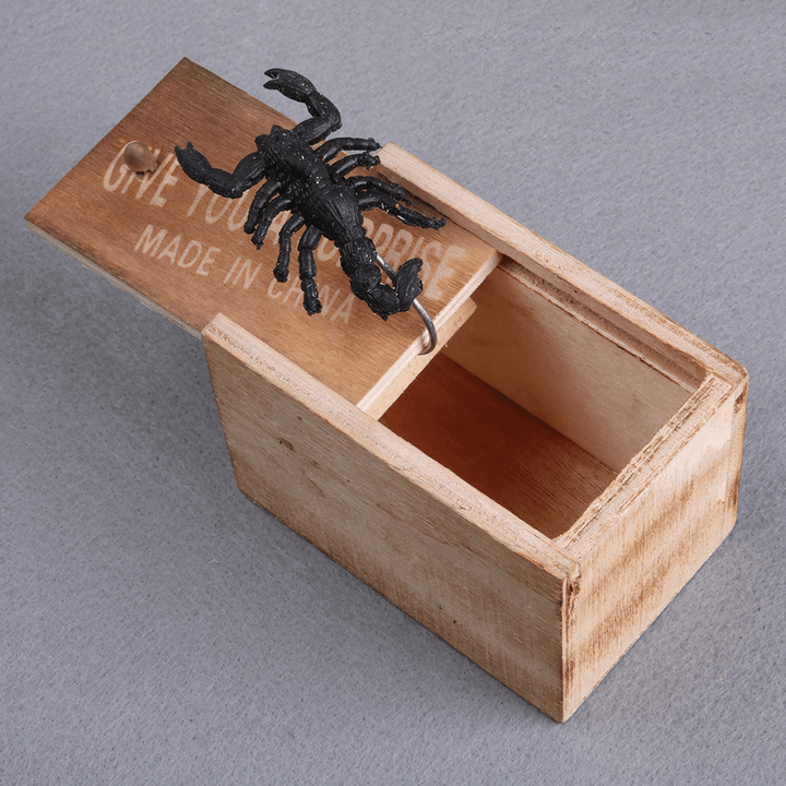 Prank Spider Inset Wooden Scare Box Trick Play Joke Lifelike Surprise April Fools' Day Funny Novelties Toys Gags Practical Gifts - Trendha