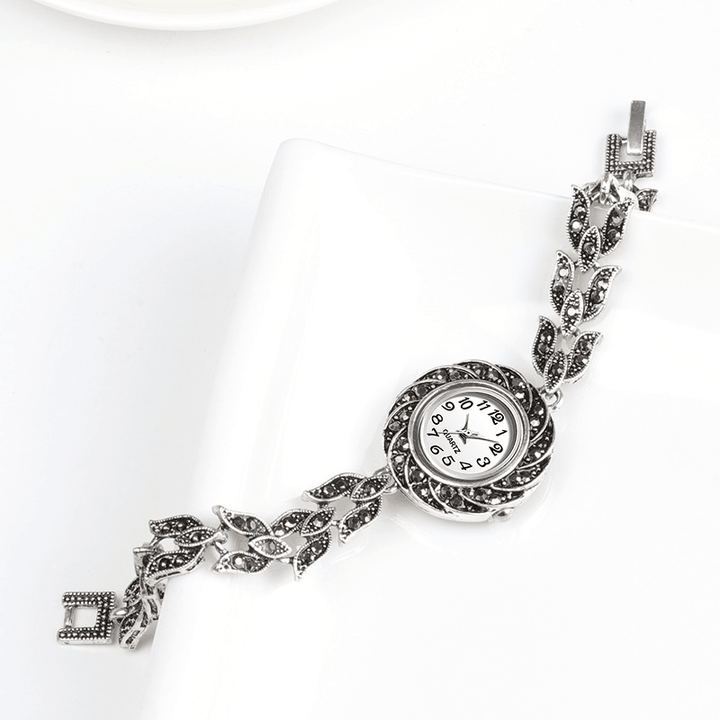 QINGXIYA K7 Gray Crystal Women Bracelet Watch Fashionable Retro Style Quartz Watch - Trendha