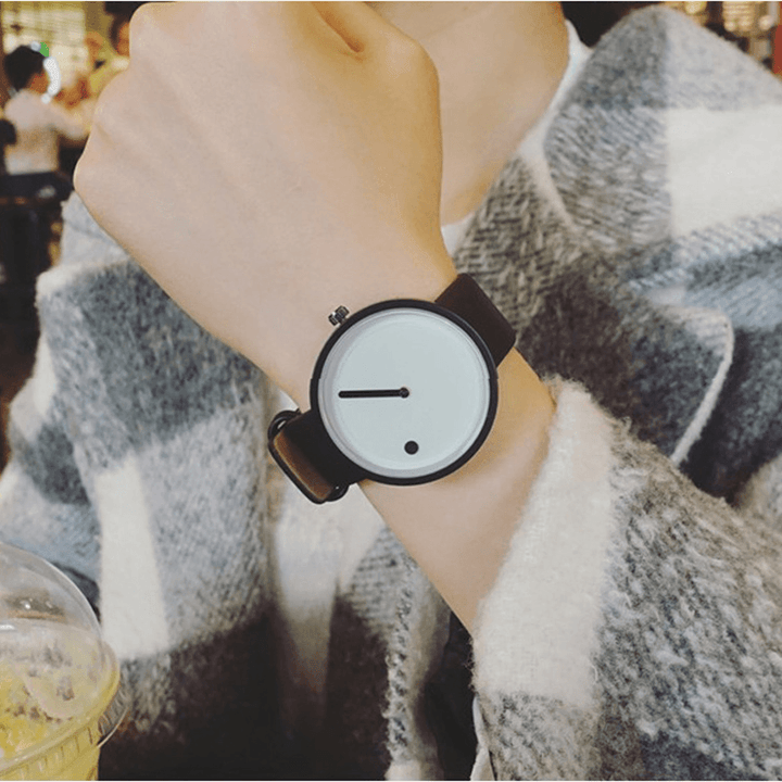 Fashion Simple Elegant Classic Women Wristwatch round Dial Leather Band Female Quartz Watches - Trendha