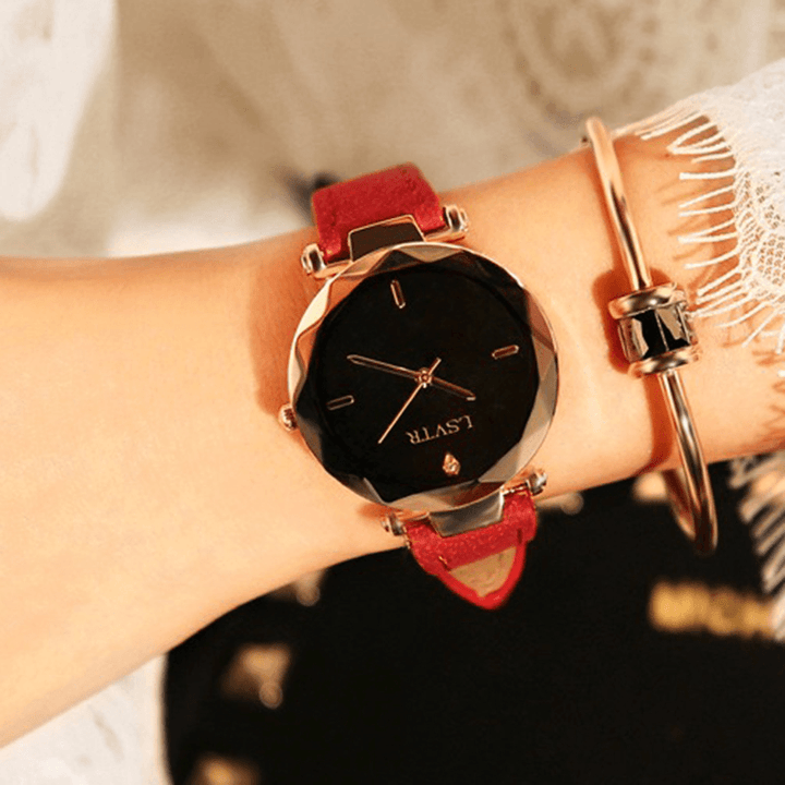 LSVTR Casual Fashion Diamond Pattern Dial Rhinestone PU Leather Strap Women Wristwatch Quartz Watch - Trendha