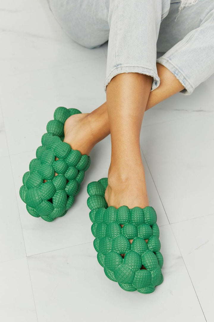 NOOK JOI Laid Back Bubble Slides in Green - Trendha