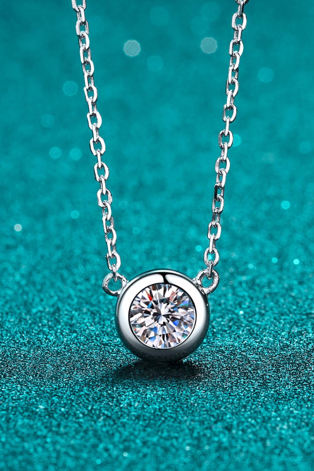Moissanite Round Pendant Chain Necklace - Trendha