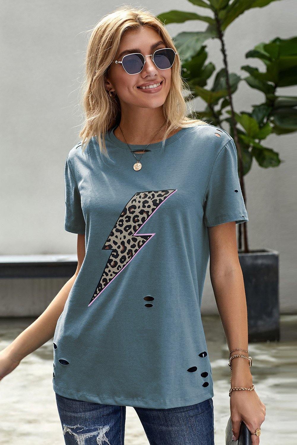 Leopard Lip Distressed T-Shirt - Trendha