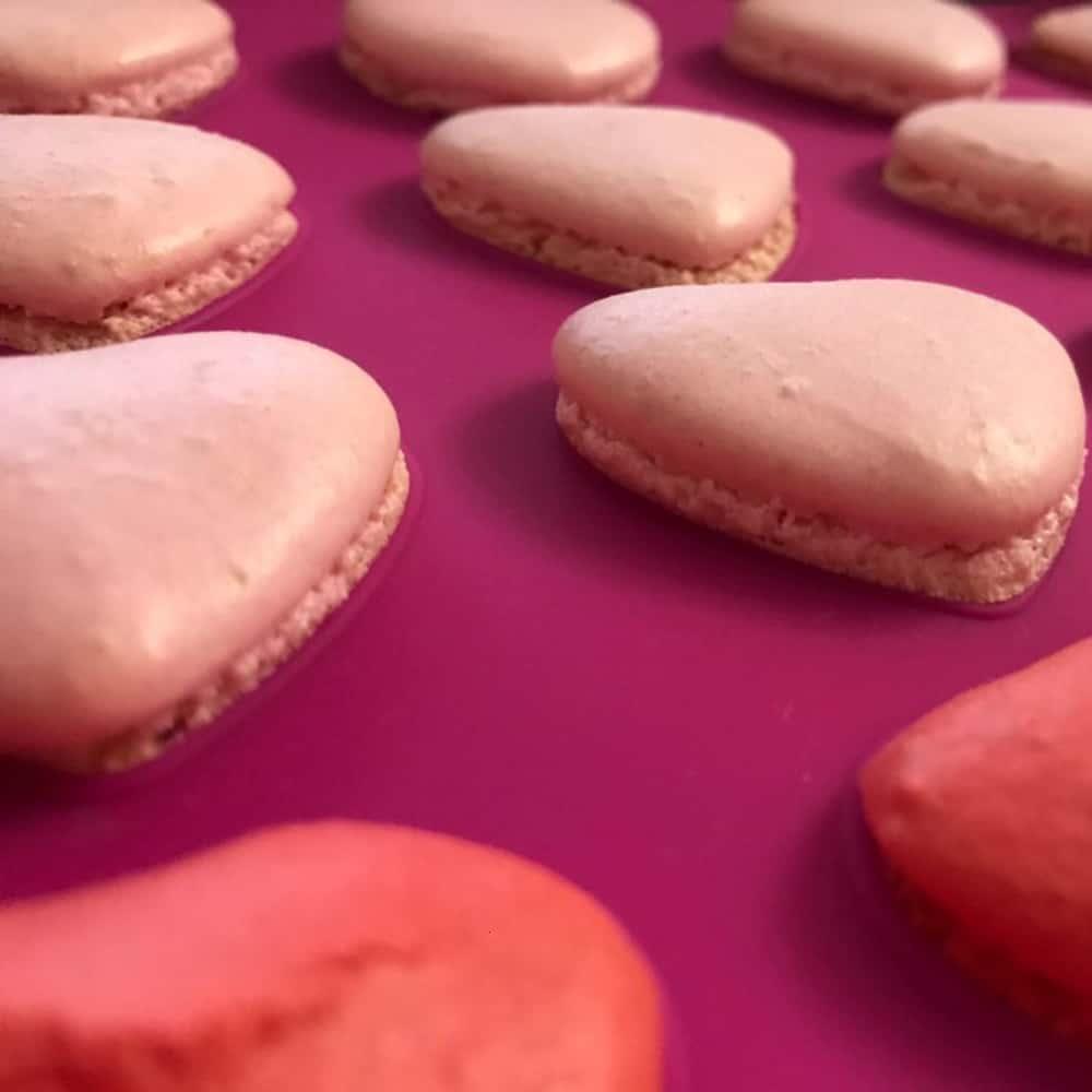 42 Hearts Shaped Pink Food Grade Silicone Macaron Mold - Trendha