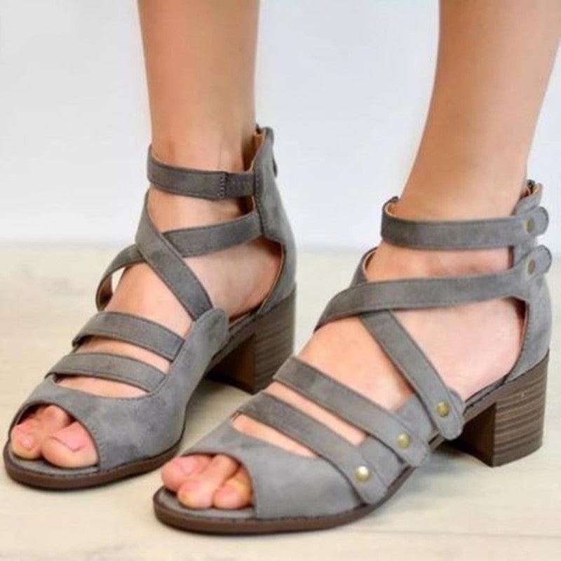 Oversized stud sandals - Trendha