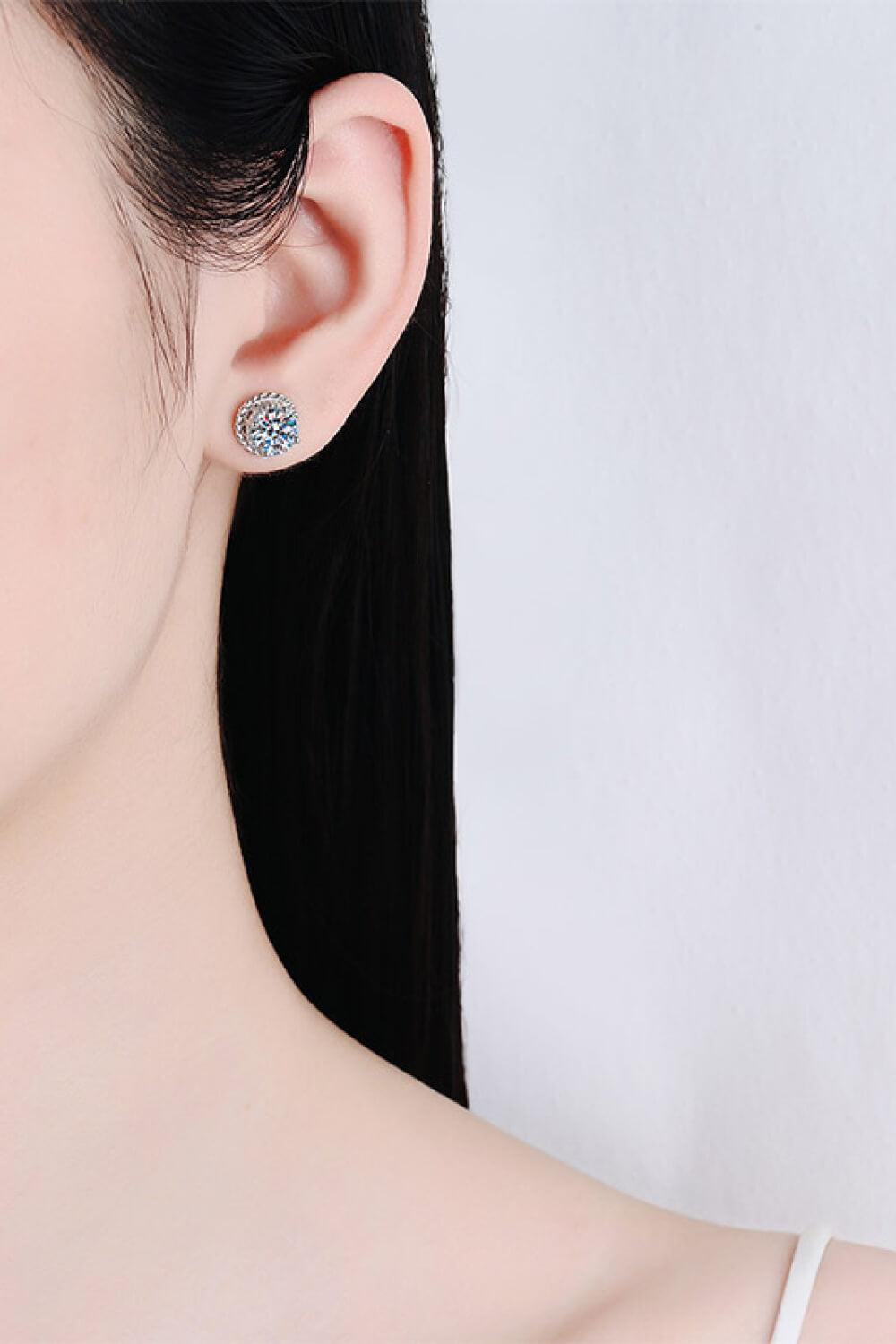 1 Carat Moissanite Rhodium-Plated Round Stud Earrings - Trendha