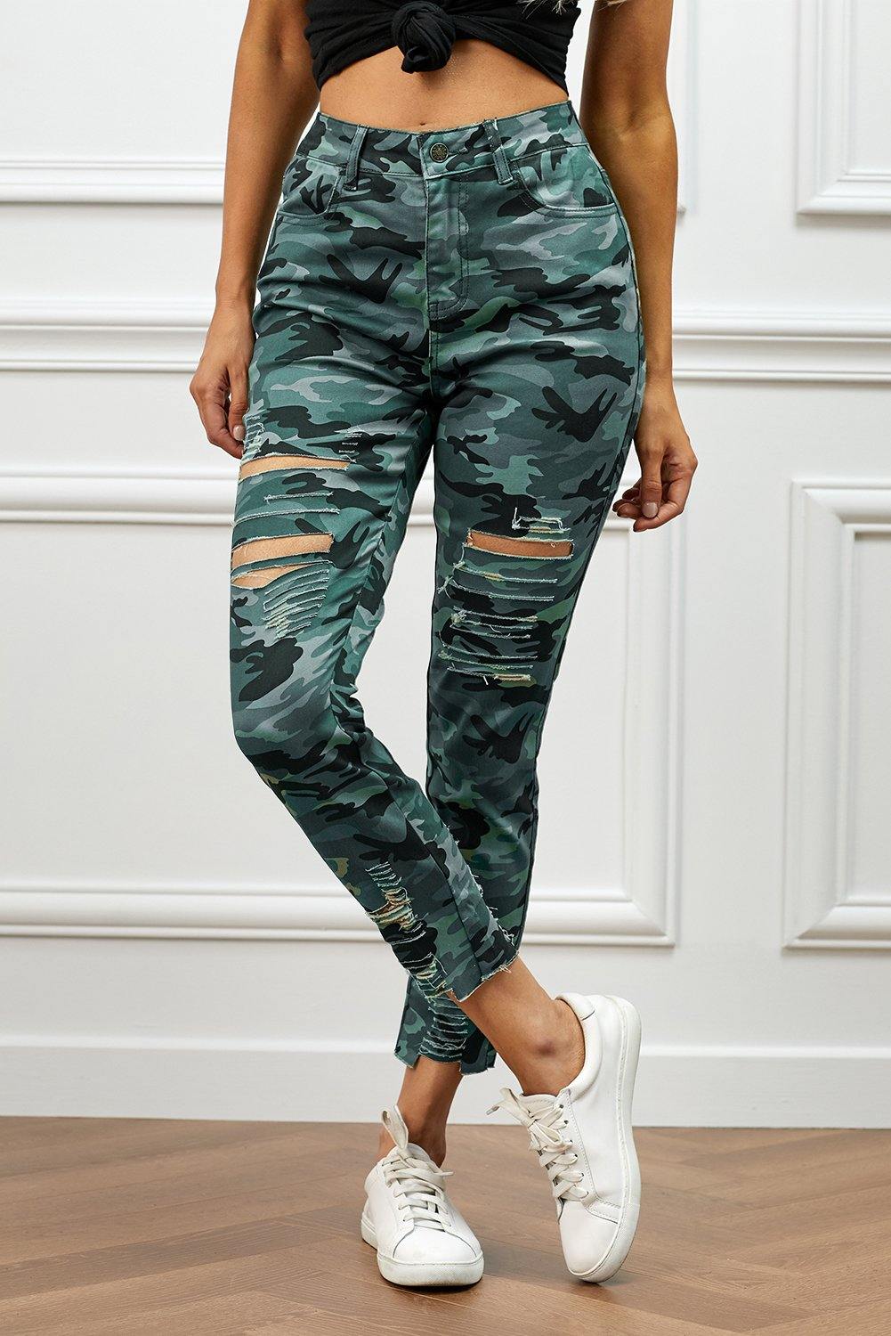 Distressed Camouflage Jeans - Trendha
