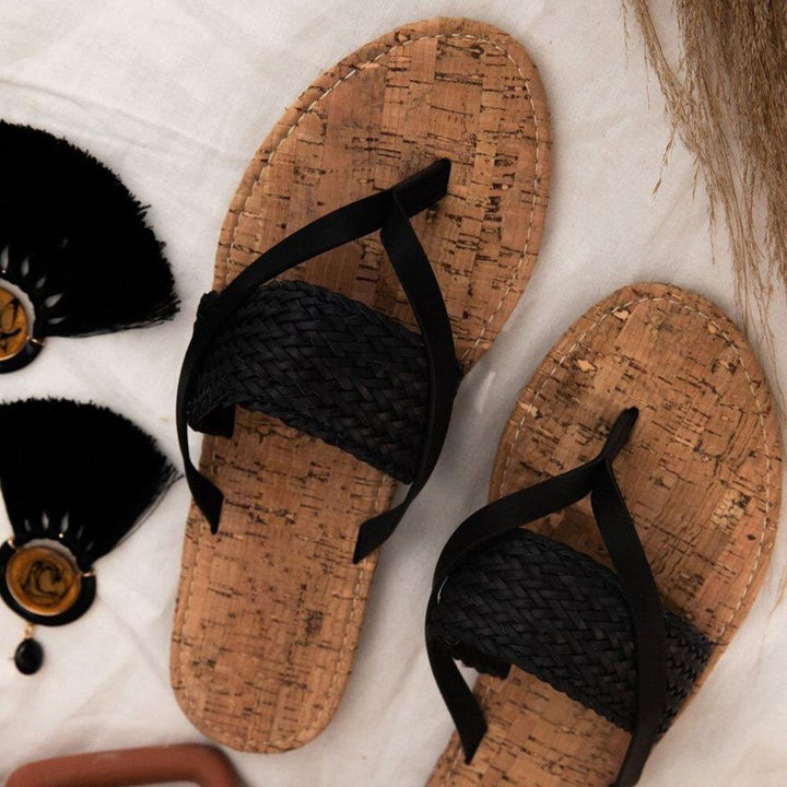 Women Solid Color Straw Rope Weaving Clip Toe Flat Sandals - Trendha